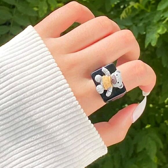 Teddy Bear Chunky Resin Statement Ring - Picture 8 of 10
